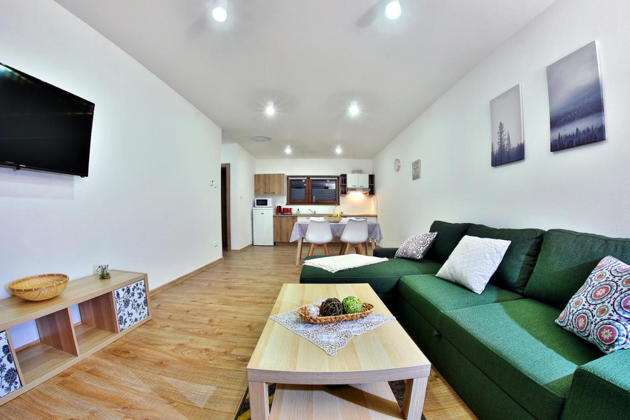 Kamilli Appartement Bešeňová Buitenkant foto