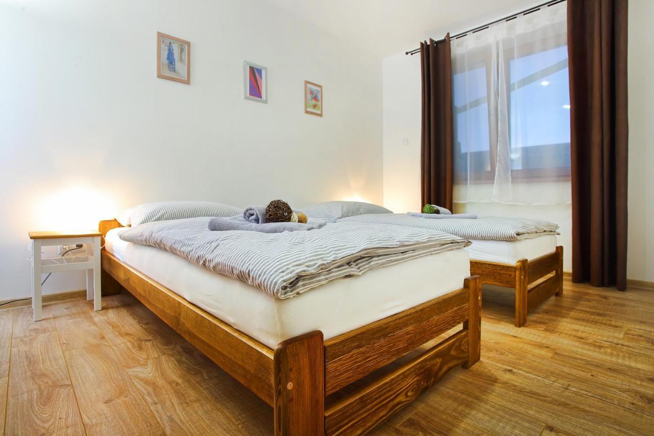 Kamilli Appartement Bešeňová Buitenkant foto