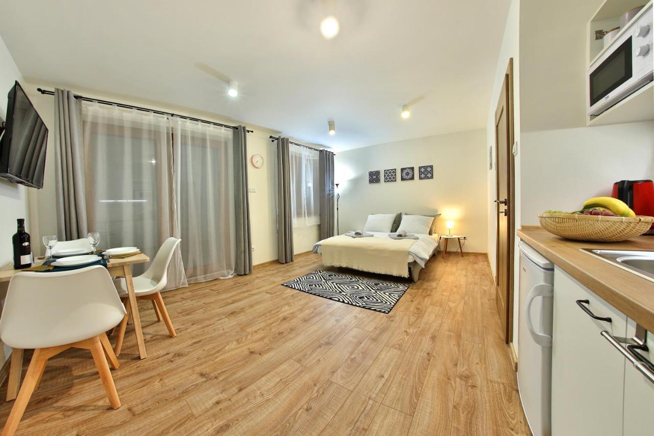 Kamilli Appartement Bešeňová Buitenkant foto